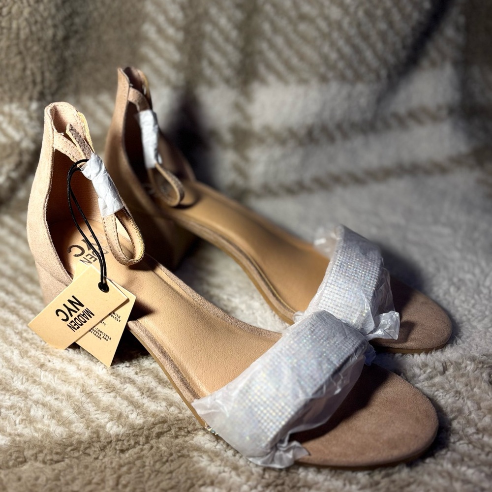 BRAND NEW! Gorgeous tan heels with bedazzled straps, perfect condition! Gorgeous